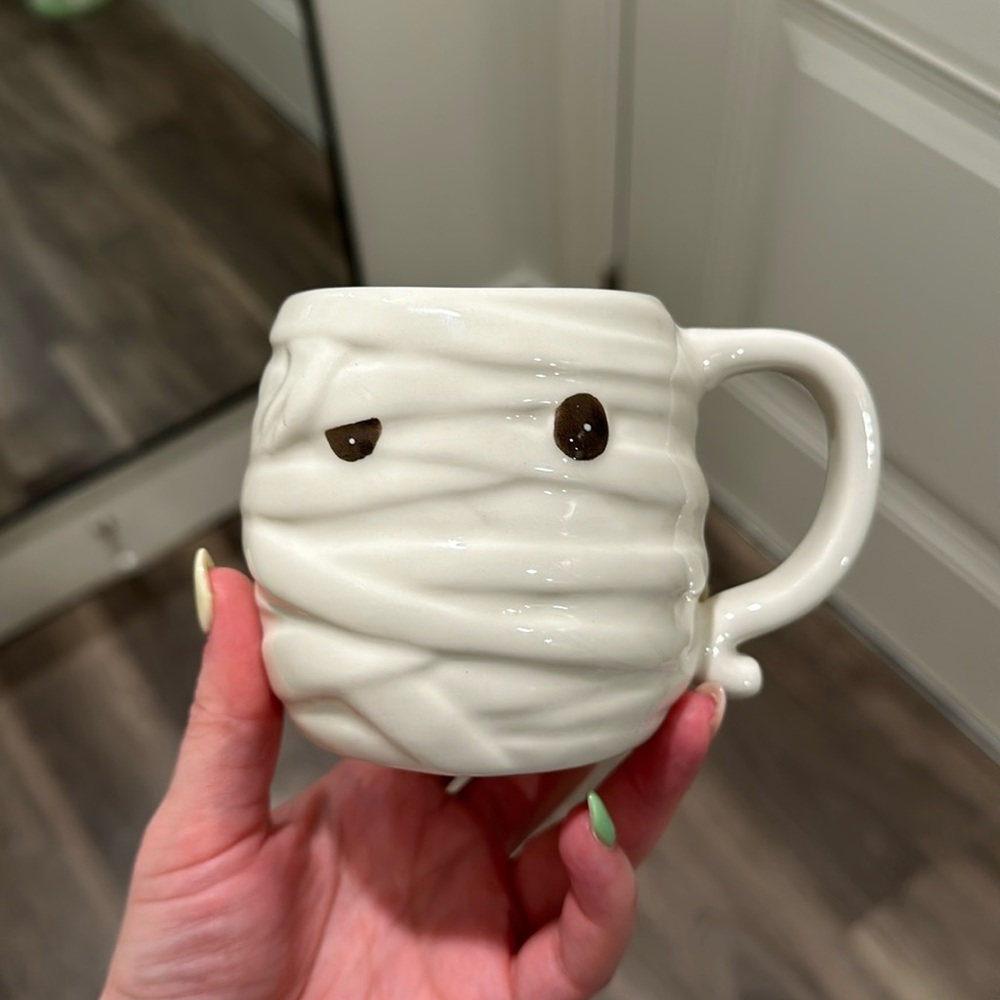 🎃 Halloween Mummy Mug – Spooky & Fun
